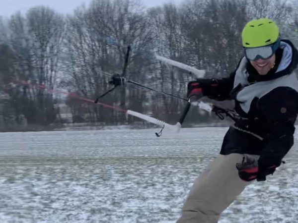 Videos throwback February 2021: Snowkite Fun in Schönefeld bei Berlin Neukölln Rudow nahe Palm-Kite Base
