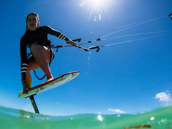Warum Sie diesen Sommer Kitefoiling ausprobieren sollten – von Karolina Winkowska