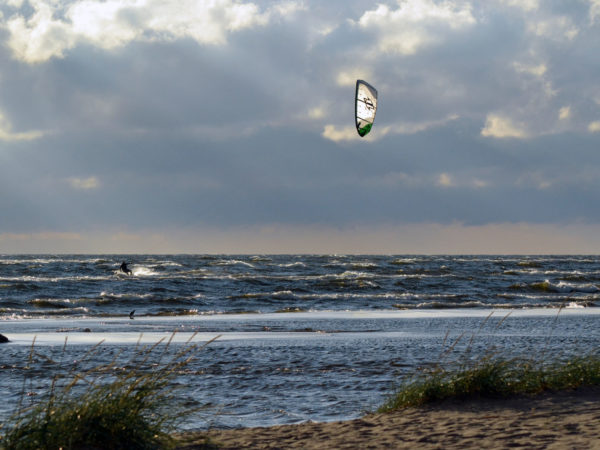 What to bring to the beach when kitesurfing in a non-tropical country